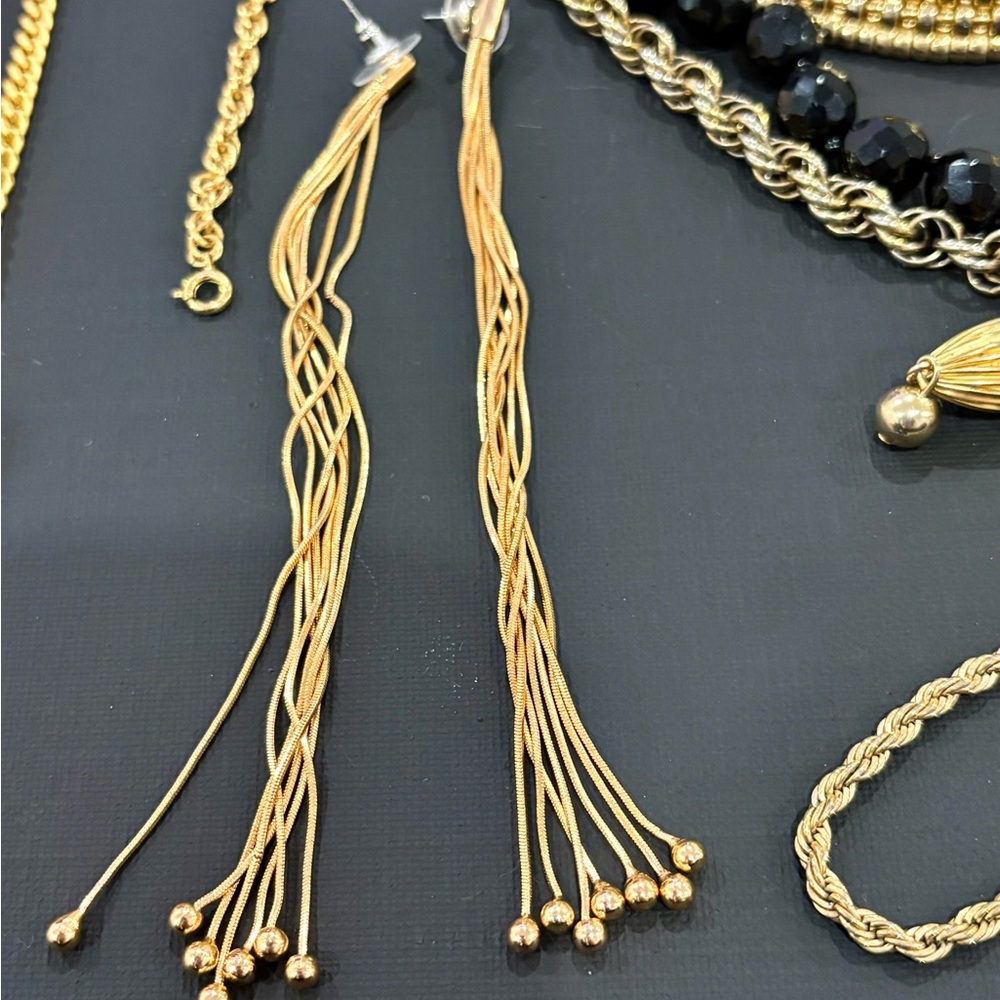 Vintage Jewelry Lot Black & Gold Statement Necklace Earrings Bracelets Chains - Picture 7 of 9